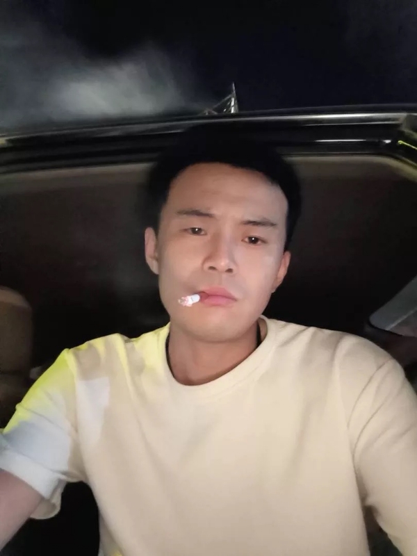 爱睡觉的土拨鼠的第一张照片--上海王婆说媒